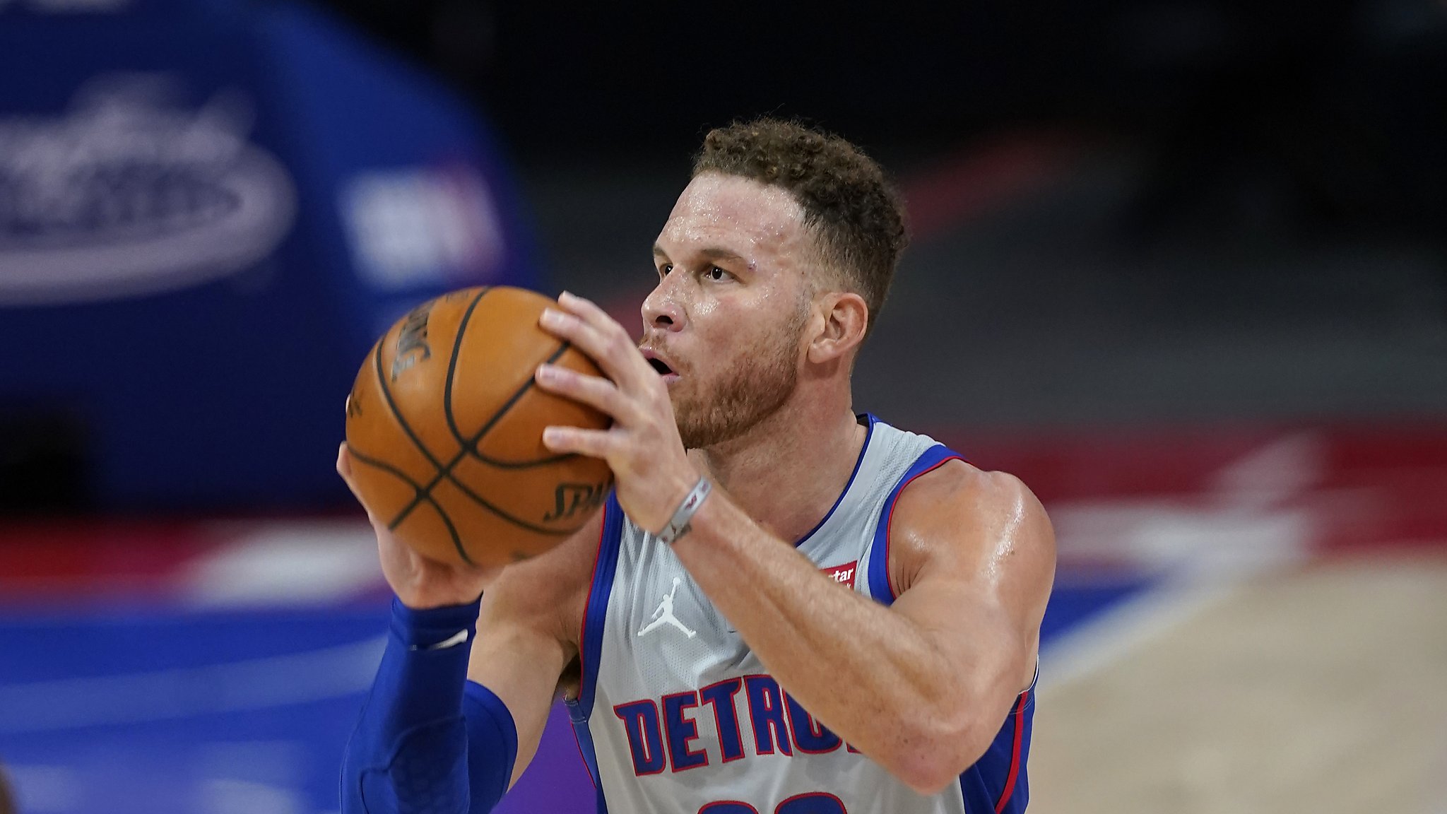 REPORT: Warriors target Blake Griffin to even out roster