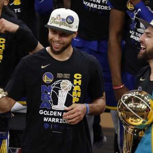 Warriors fan found Stephen Curry’s lost NBA trophy
