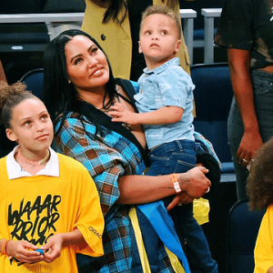 This $2.76 Trillion Company Helped Ayesha and Stephen Curry With Their Kids