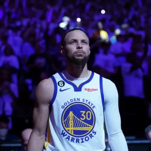 Stephen Curry makes NBA playoffs history in Game 2 vs. Lakers