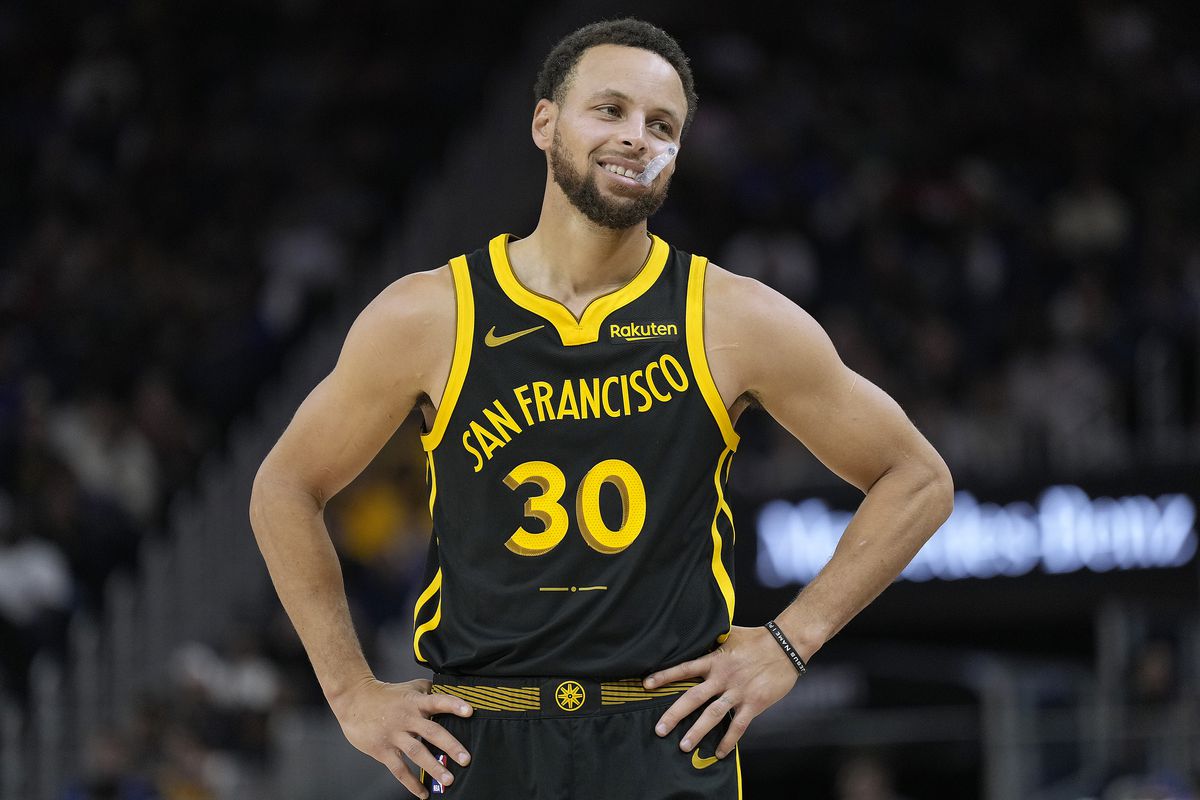Steph Curry Reveals Message to Scott Foster After Chris Paul Ejection